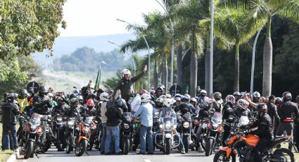 Multado no Maranhão, Bolsonaro convoca para nova aglomeração no Rio de Janeiro