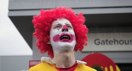 Ativistas bloqueiam depósitos do McDonald's: "Fast food que destrói a Amazônia"