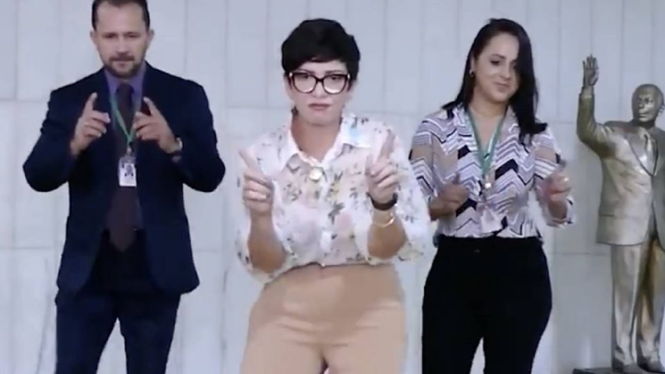 Alê Silva faz a 'dancinha do carpinteiro' após sessão na Câmara (Reprodução)