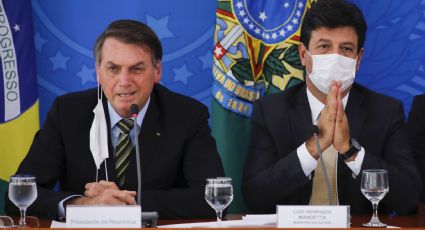 Bolsonaro contesta o que Mandetta disse "de grave" na CPI, de que a vacinação poderia ter começado em novembro