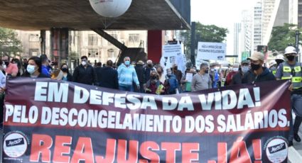 Professores da rede estadual de SP protestam contra aulas presenciais na pandemia