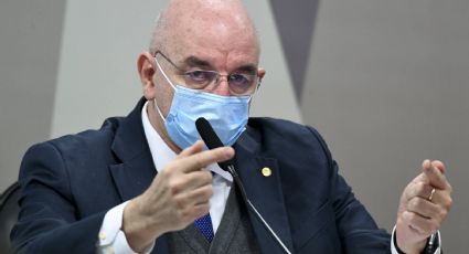 "Se Bolsonaro concorda comigo, eu sou culpado?", questiona Osmar Terra na CPI