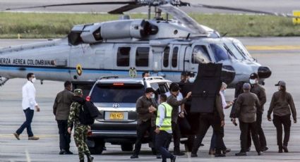 Helicóptero que levava presidente colombiano é alvejado por tiros