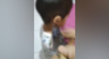 Mãe ameaça filhos com faca em vídeo e é liberada porque agressões ocorreram há um mês