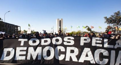 Em dia de desfile de tanques, Senado enterra LSN e aprova Lei de Defesa do Estado Democrático