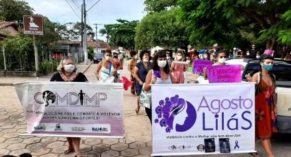 Familiares e amigos de jovem morta no sul da BA fazem protesto