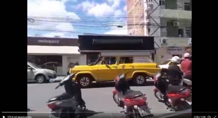 Carro de som “convoca” para motociata de Bolsonaro: "comemore sua alienação política"