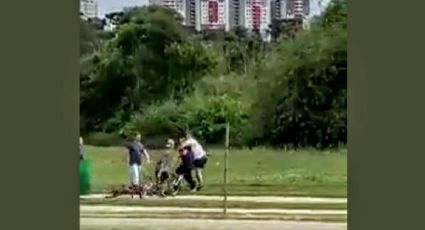 VÍDEO: Esbarrão em passeio de bicicleta termina com adolescente espancado em Curitiba (PR)