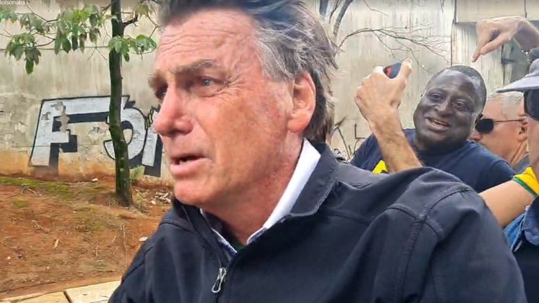 Cartão corporativo de Bolsonaro é pior que batom na cueca