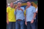 VÍDEO: Ao lado de Bolsonaro, prefeito de São Gonçalo xinga Maricá e Niterói: "Bando de filhos da p*"
