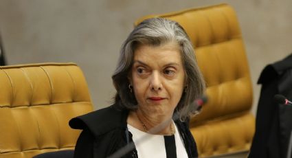 Cármen Lúcia proíbe vídeos em que Bolsonaro induz voto de aposentados em troca de prova de vida do INSS