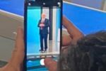 Moro é flagrado tirando foto de Lula no debate da Globo e vira "consultor" de gravata