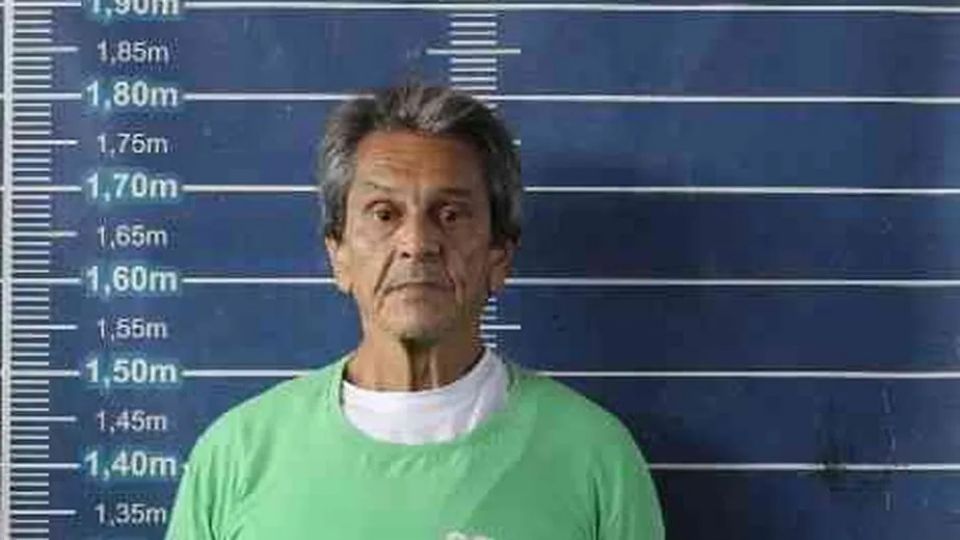 O extremista bolsonarista Roberto Jefferson (PTB) trajando uniforme prisional.