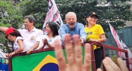 Lula e Haddad fazem festa na Paulista na véspera da eleição