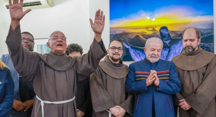 VÍDEO: Lula recebe benção de franciscanos em dia de fake news sobre "satanismo" e igrejas