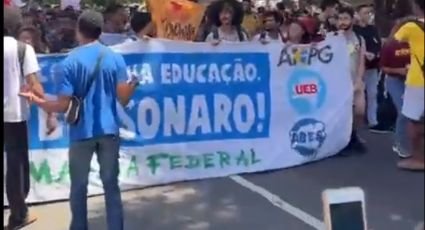 Após Bolsonaro confiscar orçamento das universidades, estudantes vão às ruas para protestar