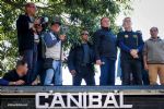 Foto de Bolsonaro em caminhão "canibal" viraliza após declaração sobre "comer índio"