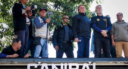 Foto de Bolsonaro em caminhão "canibal" viraliza após declaração sobre "comer índio"