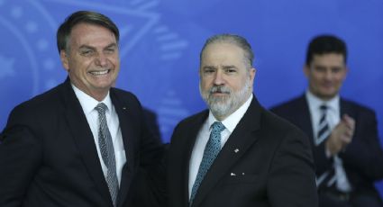 Aras será questionado por procuradores por não investigar Bolsonaro