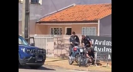 VÍDEO: Motociclista é jogado no chão e espancado por Guardas Municipais em Araucária