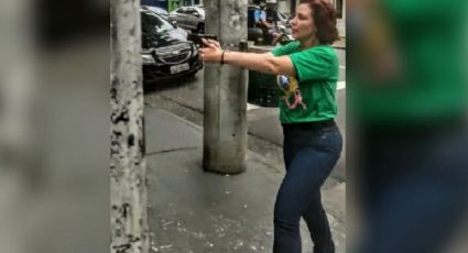 “Risco para a população”: Carla Zambelli é citada como motivo para revogar decretos de armas