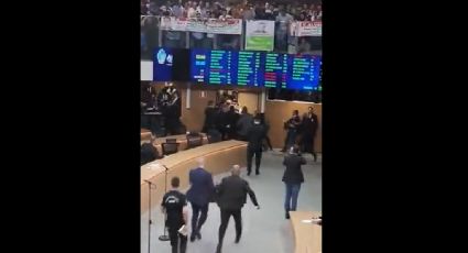 VÍDEO: grupo de agropecuaristas invade plenário da Assembleia Legislativa de Goiás