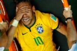 Neymar sofre entorse no tornozelo, sai de campo chorando e preocupa seleção brasileira