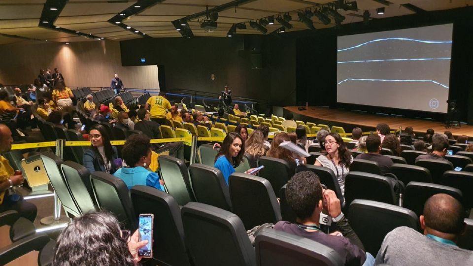Teatro onde Alckmin assiste a estreia do Brasil na Copa passa por varredura de grupo antibomba da PF