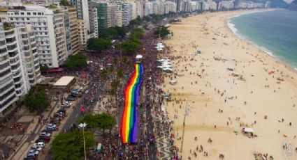 Parada do Orgulho LGBTQIAP+ volta a Copacabana após dois anos restrita ao mundo virtual