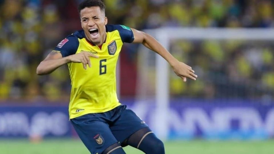 Pivô da polêmica que poderia ter desclassificado o Equador,  Byron Castillo foi considerado o melhor lateral-direito da América do Sul em 2021 atuando pelo Barcelona de Guayaquill.