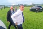 Bolsonaro se irrita e diz que fuga aos EUA é "fake", mas fatos contrariam a narrativa