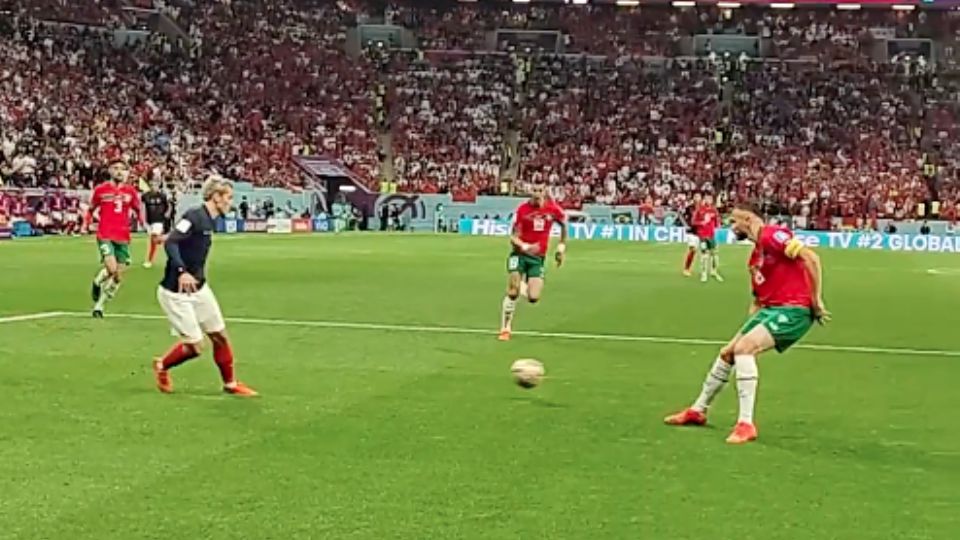 Griezmann em jogada do gol francês marcado no primeiro tempo.