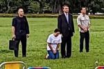 VÍDEO: De malas feitas, Bolsonaro e Michelle caem no choro em provável última aparição no Alvorada