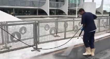 VÍDEO: Palácio do Planalto é lavado com sal grosso para a posse de Lula; confira os preparativos