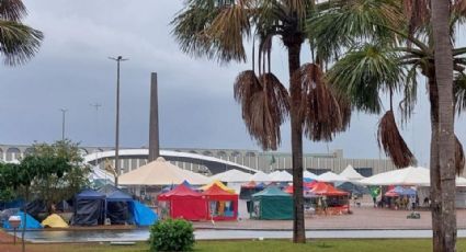 Acampamento bolsonarista-golpista no QG do Exército em Brasília dobrou de tamanho em um mês