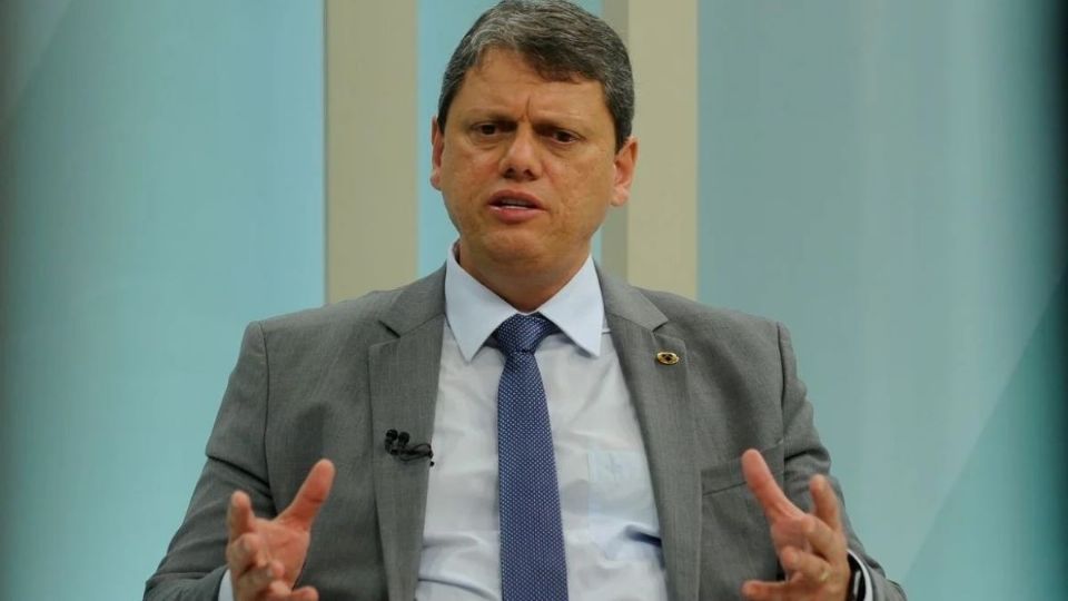 Tarcísio de Freitas, eleito governador de SP, vem se distanciando dos radicais bolsonaristas