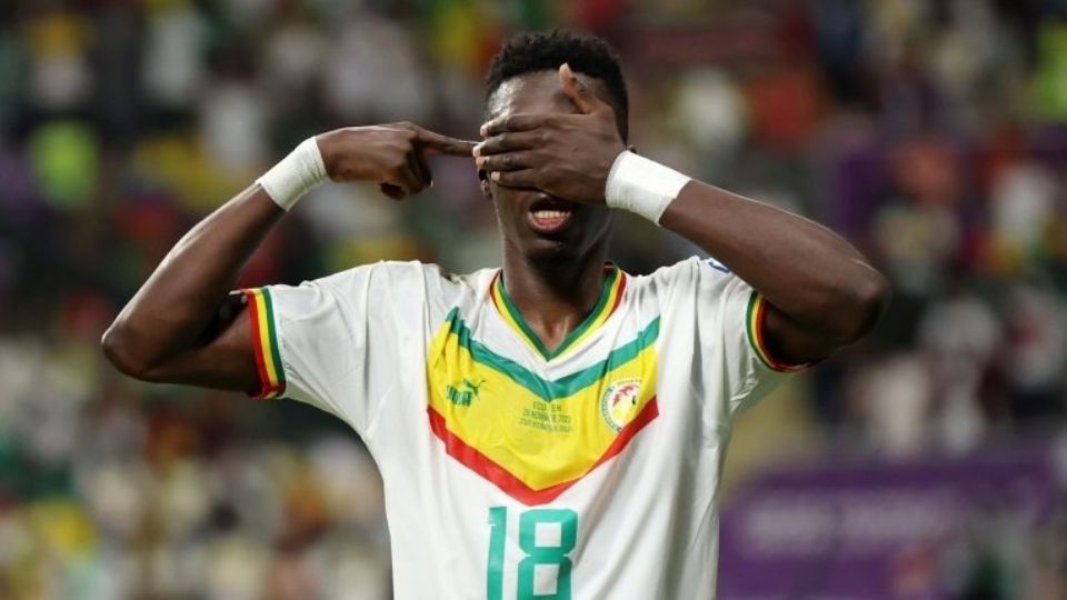 Protesto de atacante senegalês chama atenção para drama humanitário da República Democrática do Congo, mas foi ignorado pela mídia internacional