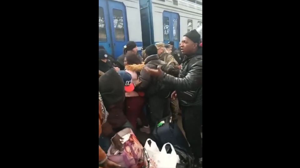 Africanos estariam sendo mandados para o final da fila