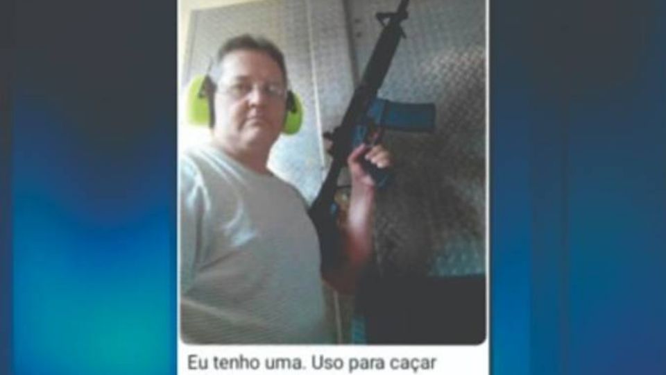 Presidente do PSL de Piraju posta foto armado e diz que 'caça PTistas' (Reprodução)