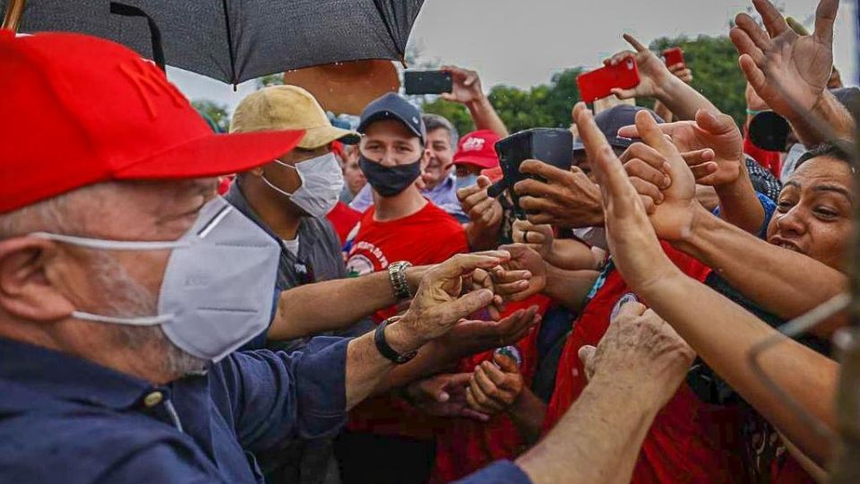 Lula em encontro com militantes do MST