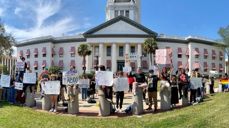 EUA: 12 Estados querem aprovar lei “Don’t Say Gay” contra “ideologia de gênero” nas escolas