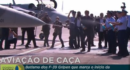 VÍDEO: Comandante da Aeronáutica mira Lula e agradece Bolsonaro em entrega de caças Gripen