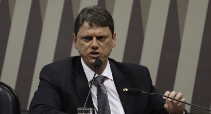 Bolsonarista Tarcísio Freitas quer acabar com câmeras nas fardas da PM em SP