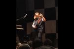 VÍDEO: Humberto Gessinger, do Engenheiros do Hawaii, faz "L" de Lula sob coro de "Fora Bolsonaro"