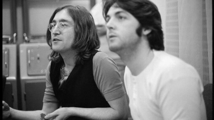 A troca de insultos musicais entre John Lennon e Paul McCartney