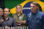 Tragédia em PE: Bolsonaro transforma entrevista em palanque e ataca governador