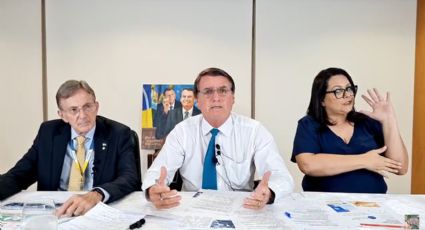 Bolsonaro manda avião da FAB buscar quadro feito por apoiadora para exibir em live