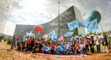 Trabalhadores em Educação de MG promovem manifestação em defesa do Piso Salarial