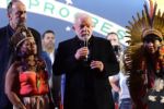 Lula homenageia Bruno Pereira e Dom Phillips em ato