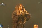 Elba Ramalho pergunta: “vamos cantar o quê? E o público: “ê, Bolsonaro, vai tomar no c*”